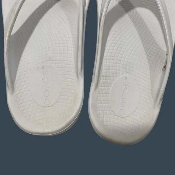 Oofos Ooriginal Thong Sandals Womens Size W7 EU 38 White Recovery Flip Flops - Picture 7 of 7